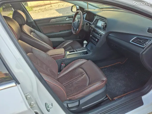 Hyundai Sonata 2016 · 2.0 AT