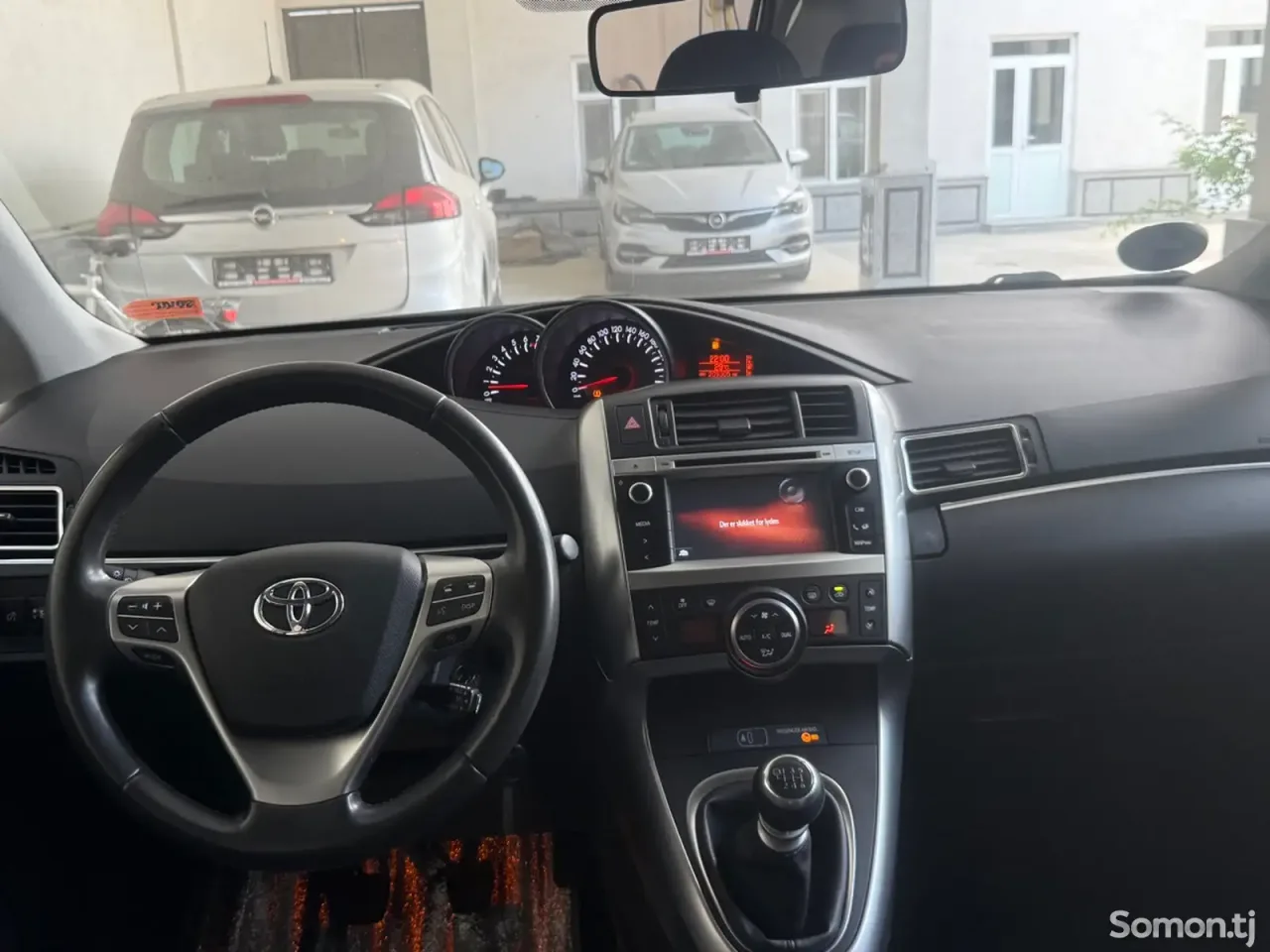 Toyota Verso 2014 · 1.8 MT