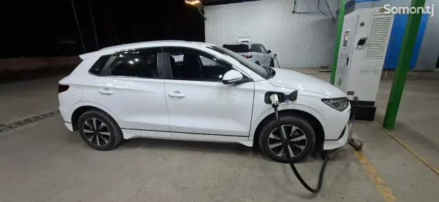 BYD E2 2024 · AT