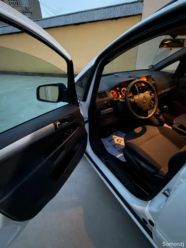 Opel Zafira 2014 · 1.8 MT