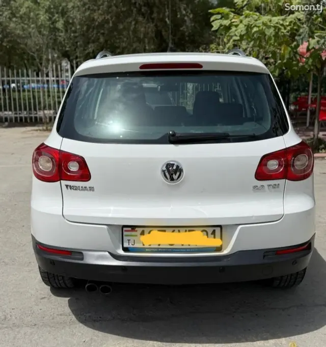 Volkswagen Tiguan 2009 · 2.0 AT