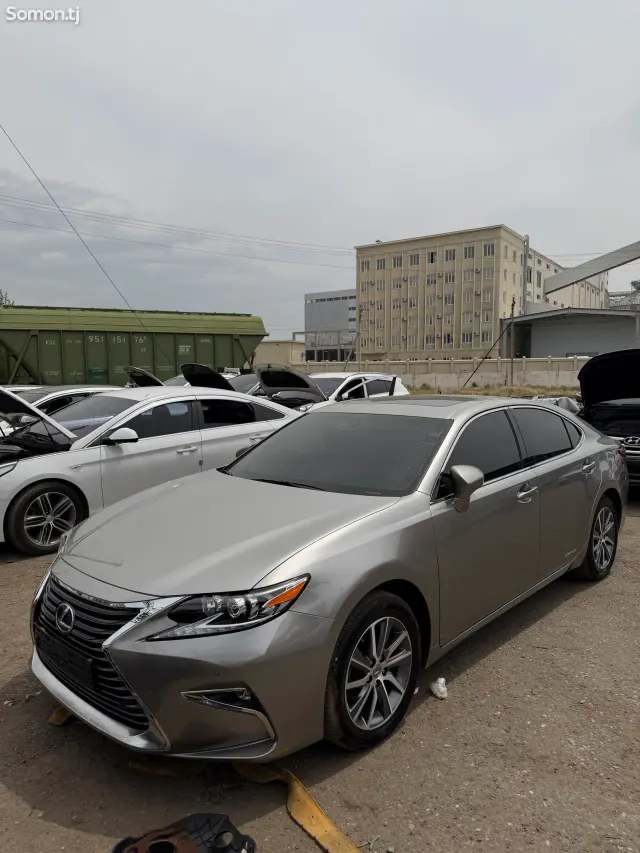 Lexus ES series 2017 · 3.0 AT