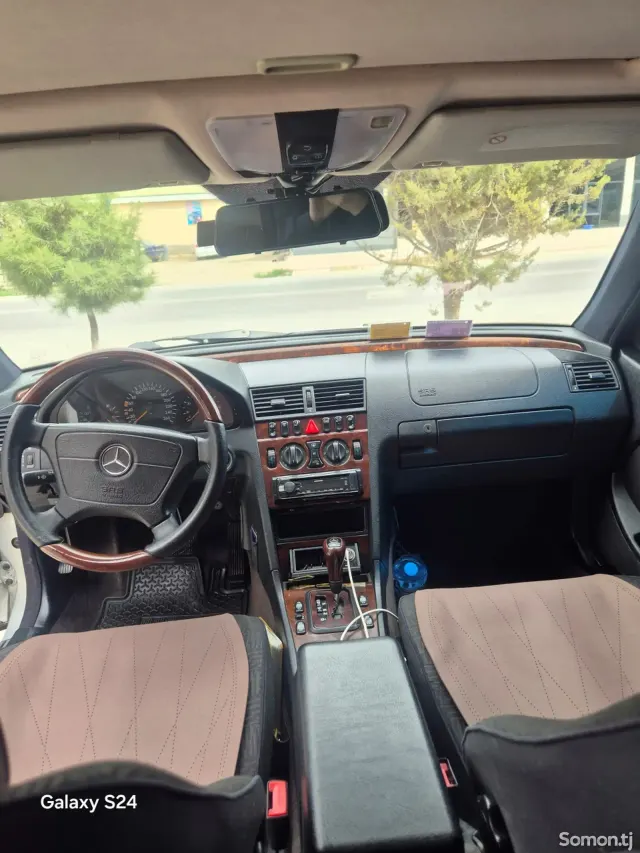 Mercedes-Benz C class 2000 · 2.4 AT