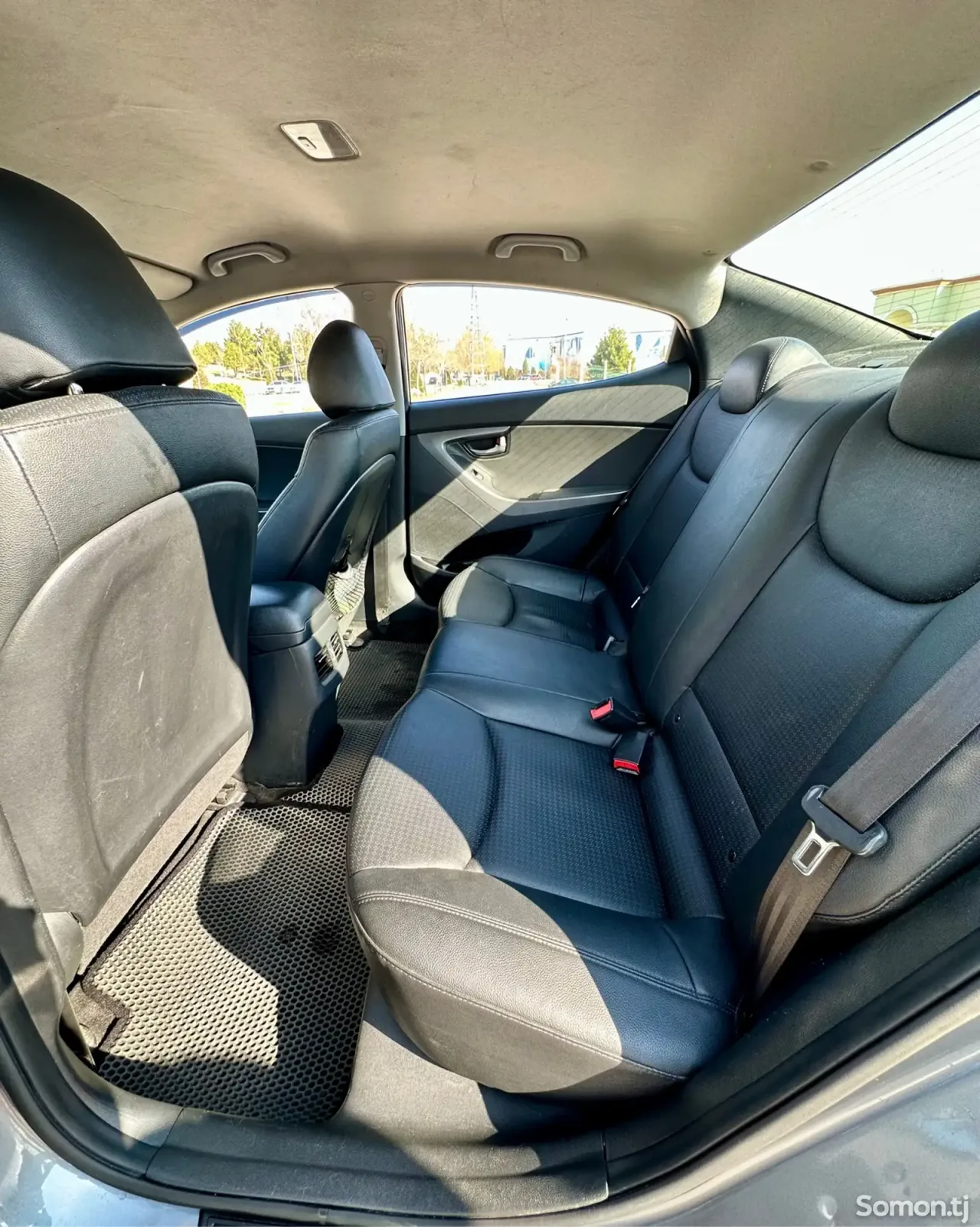 Hyundai Avante 2014 · 1.6 AT