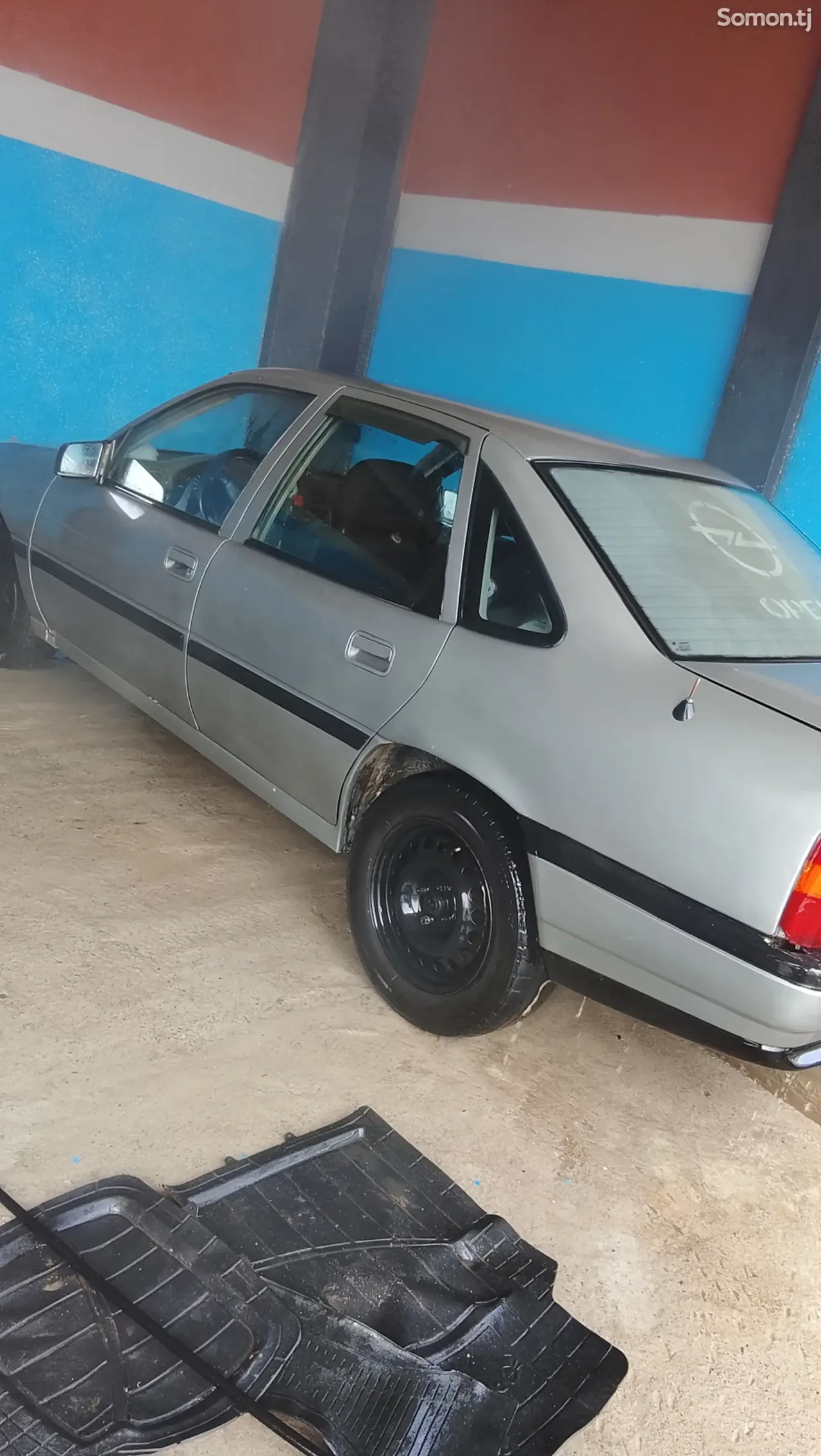 Opel Vectra A 1991 · 1.8 MT