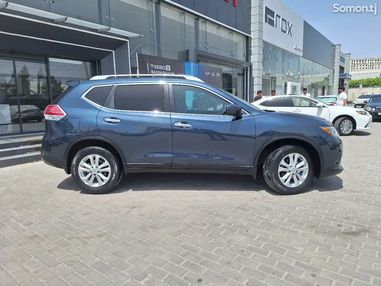 Nissan Rogue 2017 · 2.4 AT
