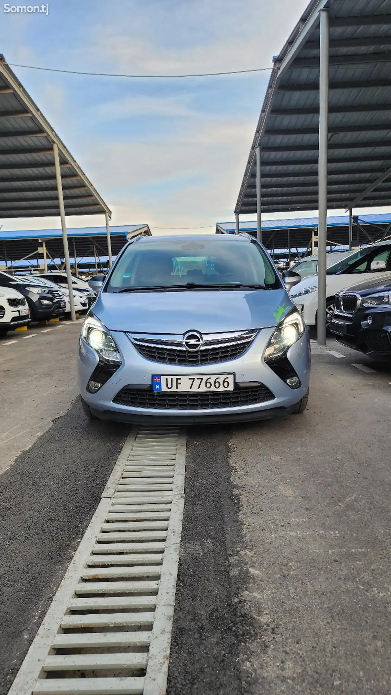 Opel Zafira 2015 · 1.4 MT