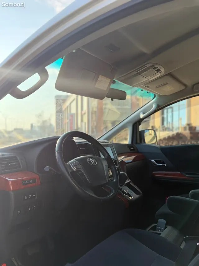 Toyota Vellfire 2014 · 2.4 AT