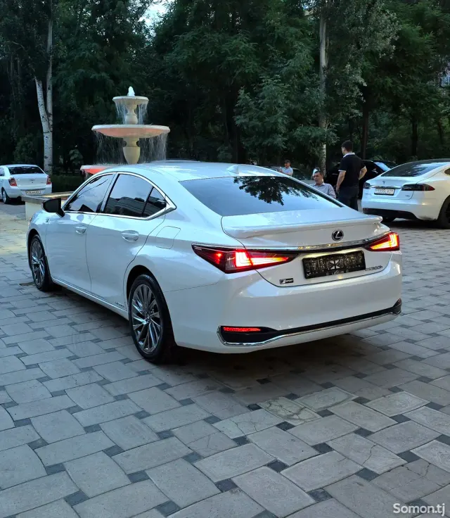 Lexus ES series 2023 · 3.0 AT
