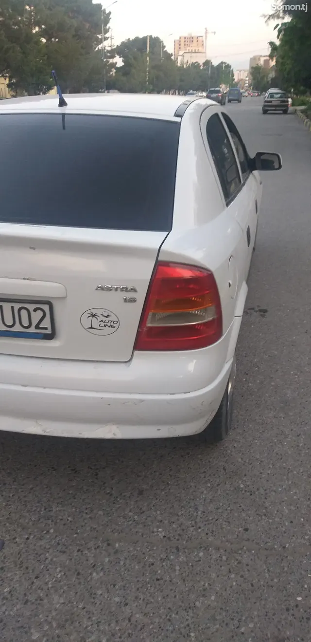 Opel Astra G 1999 · 1.6 MT