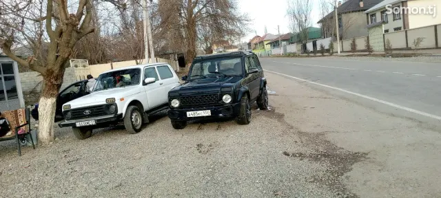 Lada (ВАЗ) Нива 2015 · 1.7 MT
