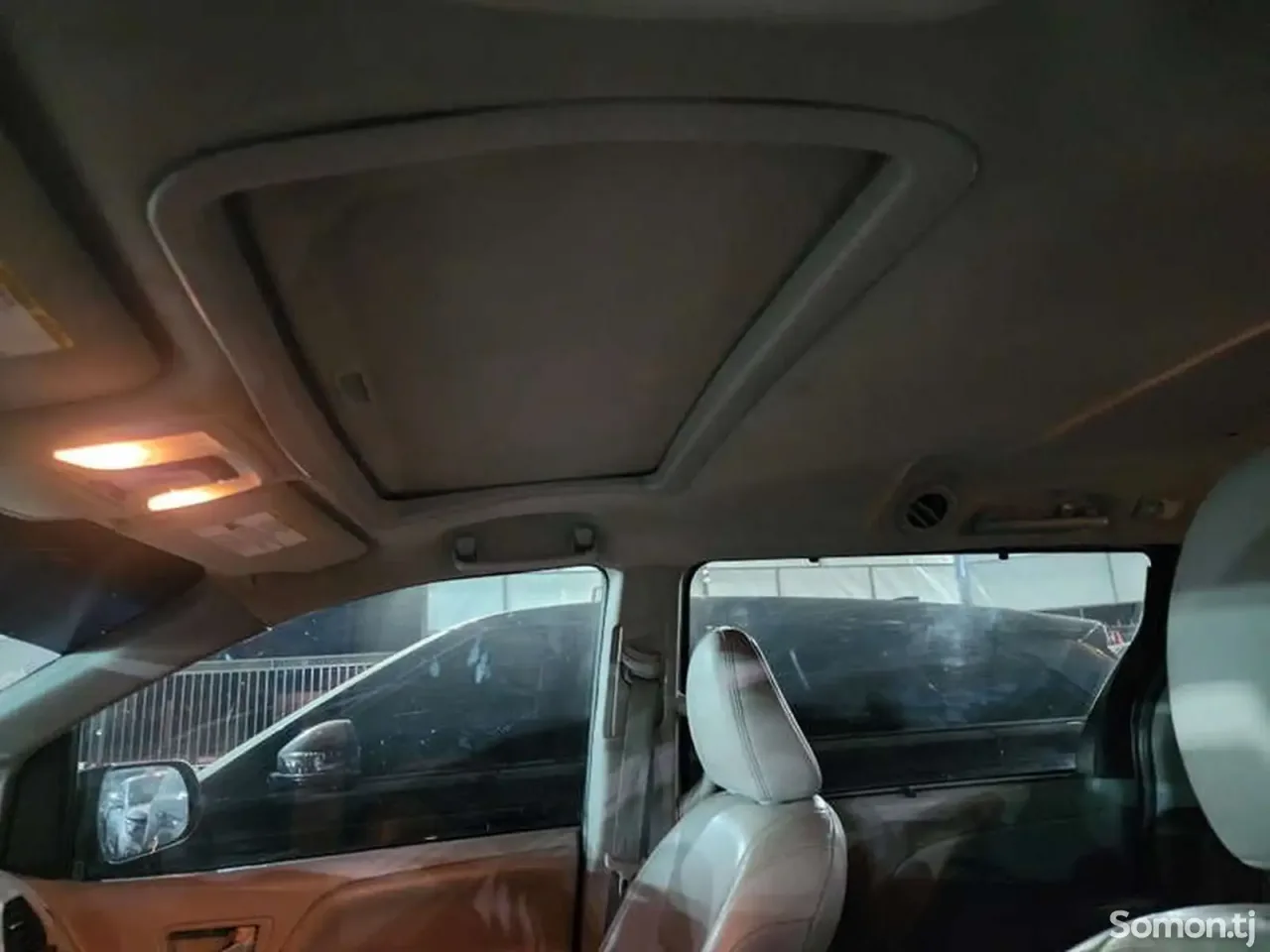 Toyota Sienna 2015 · 3.5 AT