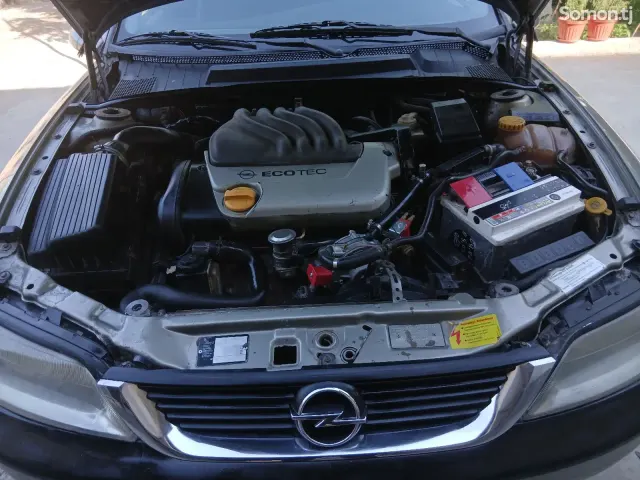 Opel Vectra B 1996 · 1.6 MT