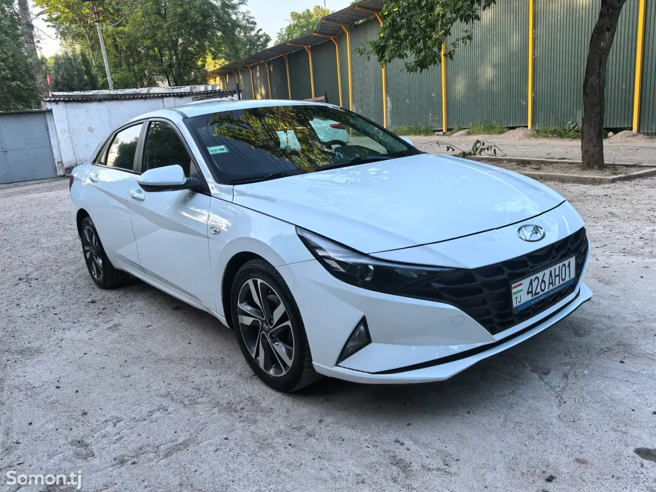 Hyundai Elantra 2022 · 1.6 AT
