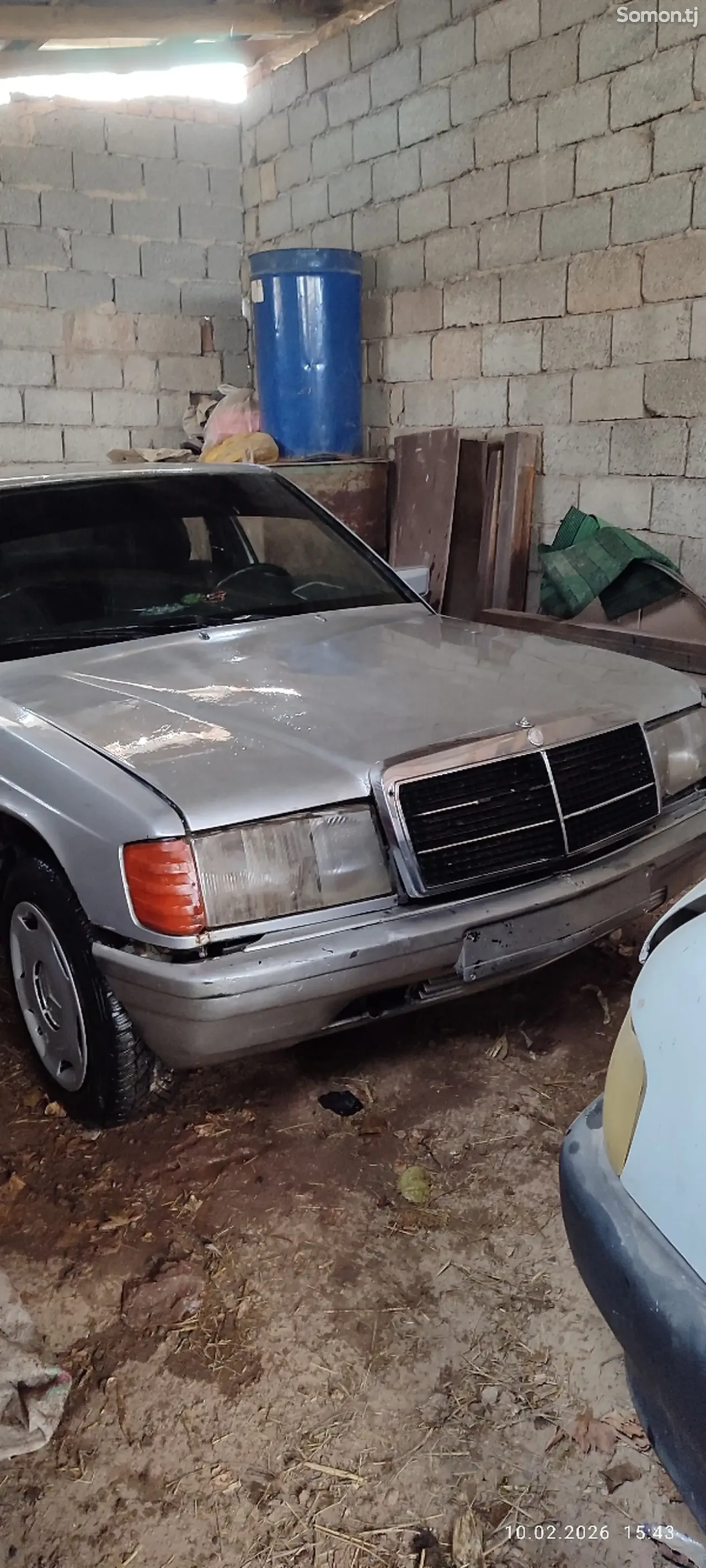 Mercedes-Benz W201 1985 · 1.7 MT