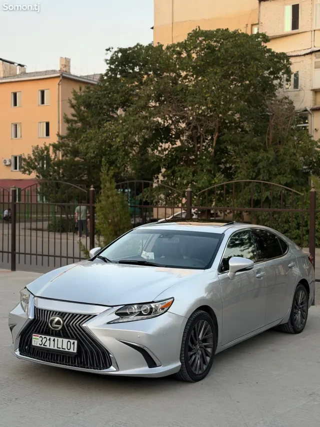 Lexus ES series 2014 · 3.5 AT