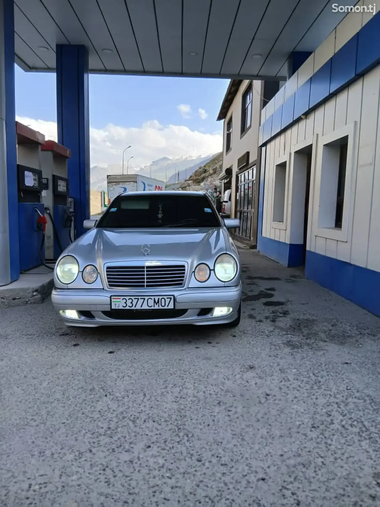 Mercedes-Benz E class 1997 · 2.0 MT