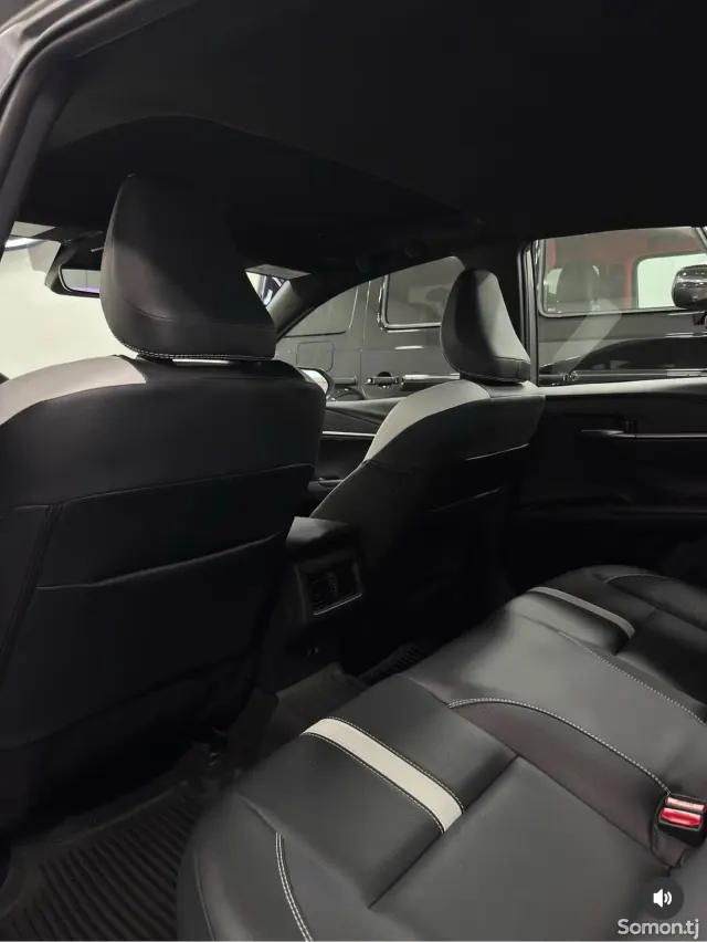 Toyota Camry 2025 · 2.5 AT