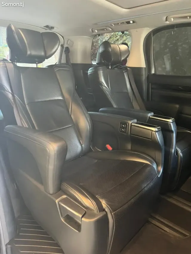 Toyota Vellfire 2018 · 3.5 AT