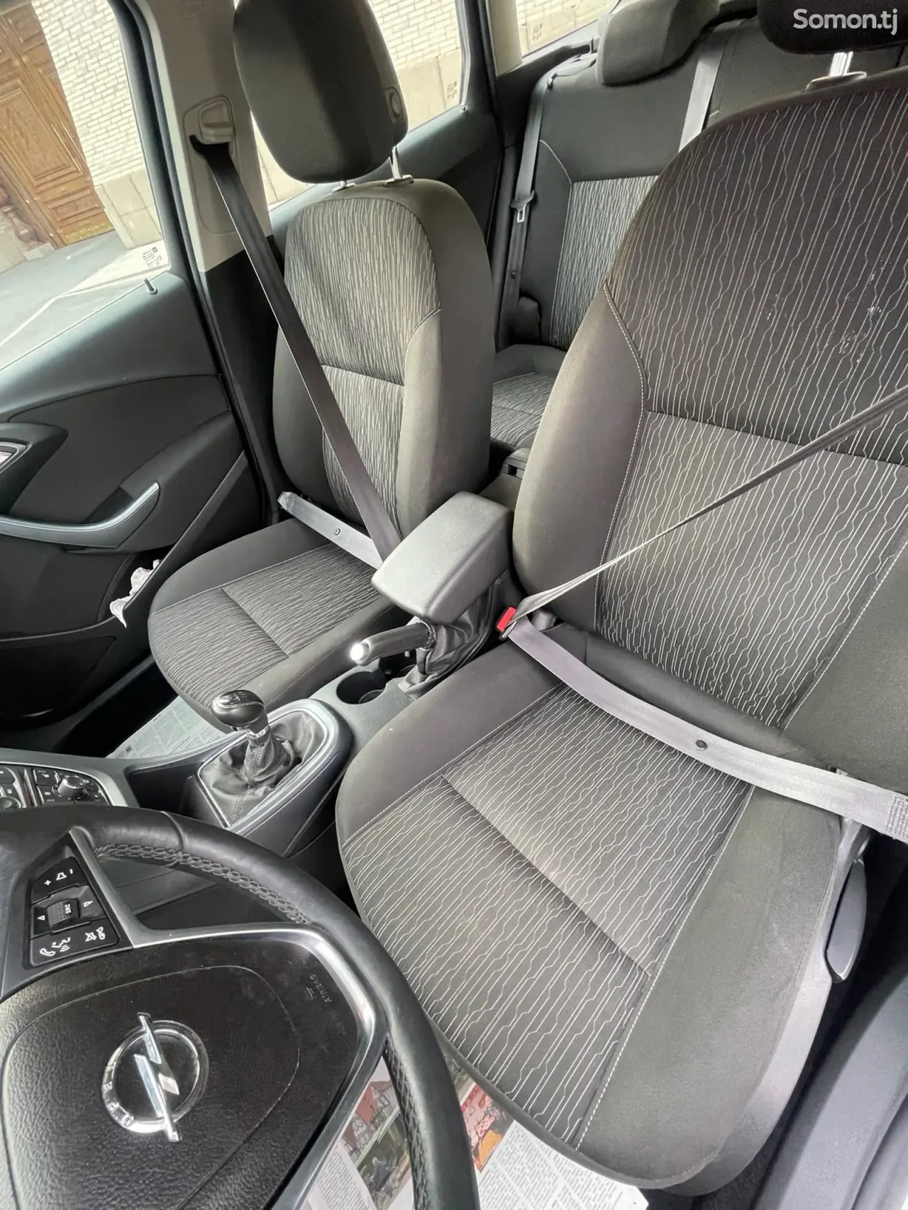 Opel Astra J 2014 · 1.7 MT