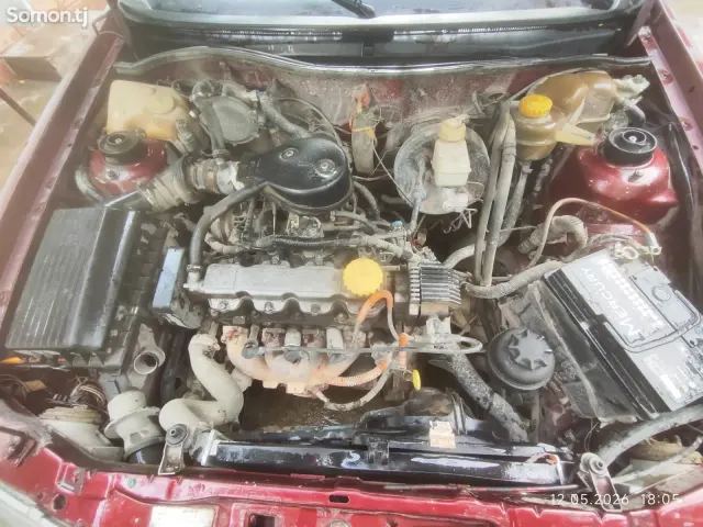 Opel Astra F 1993 · 1.6 MT