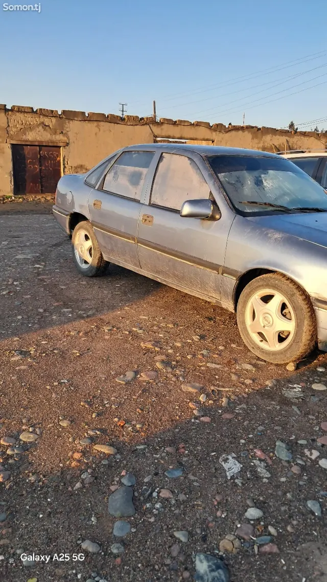 Opel Vectra A 1990 · MT