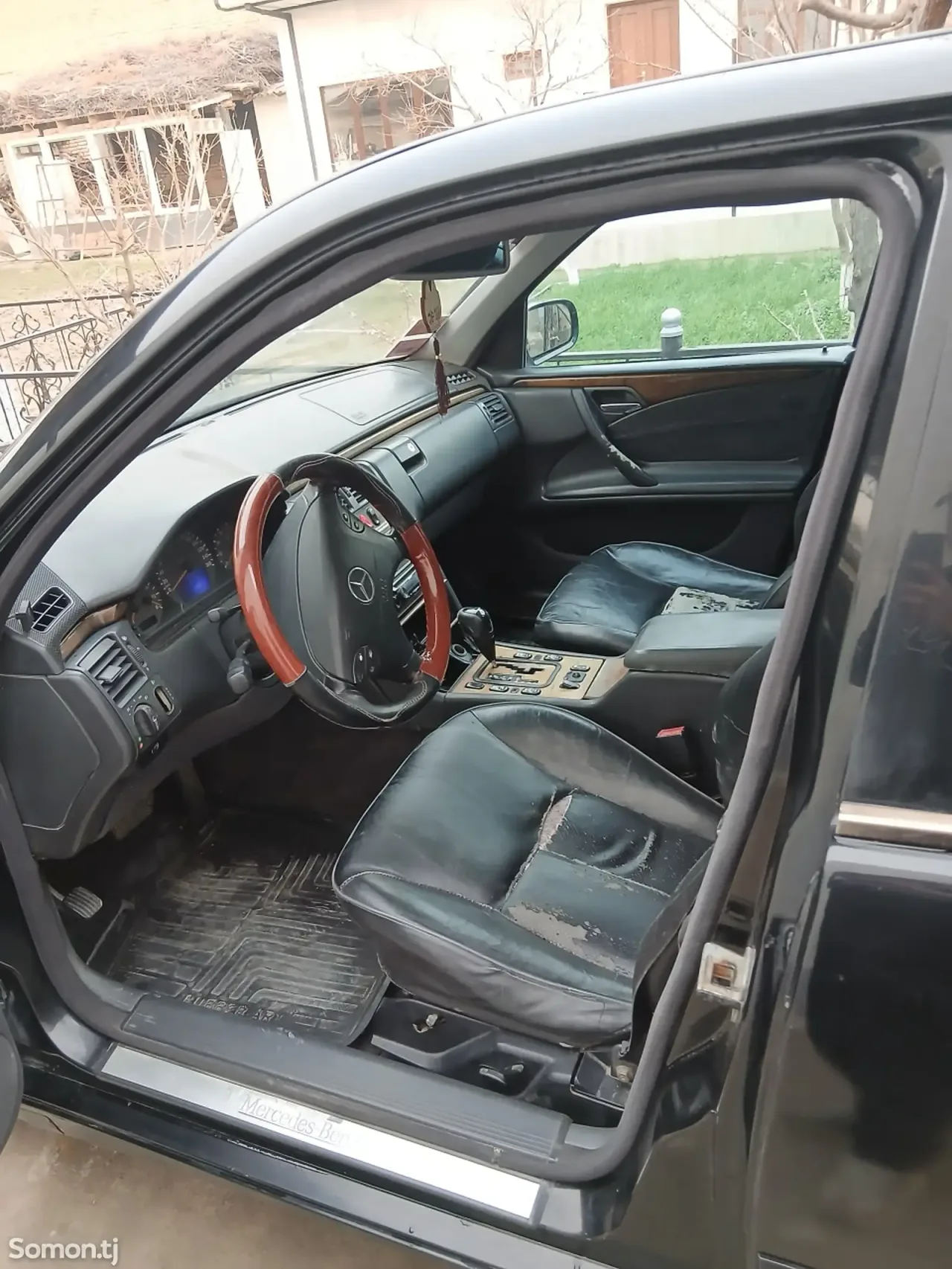 Mercedes-Benz E class 2000 · 2.0 AT