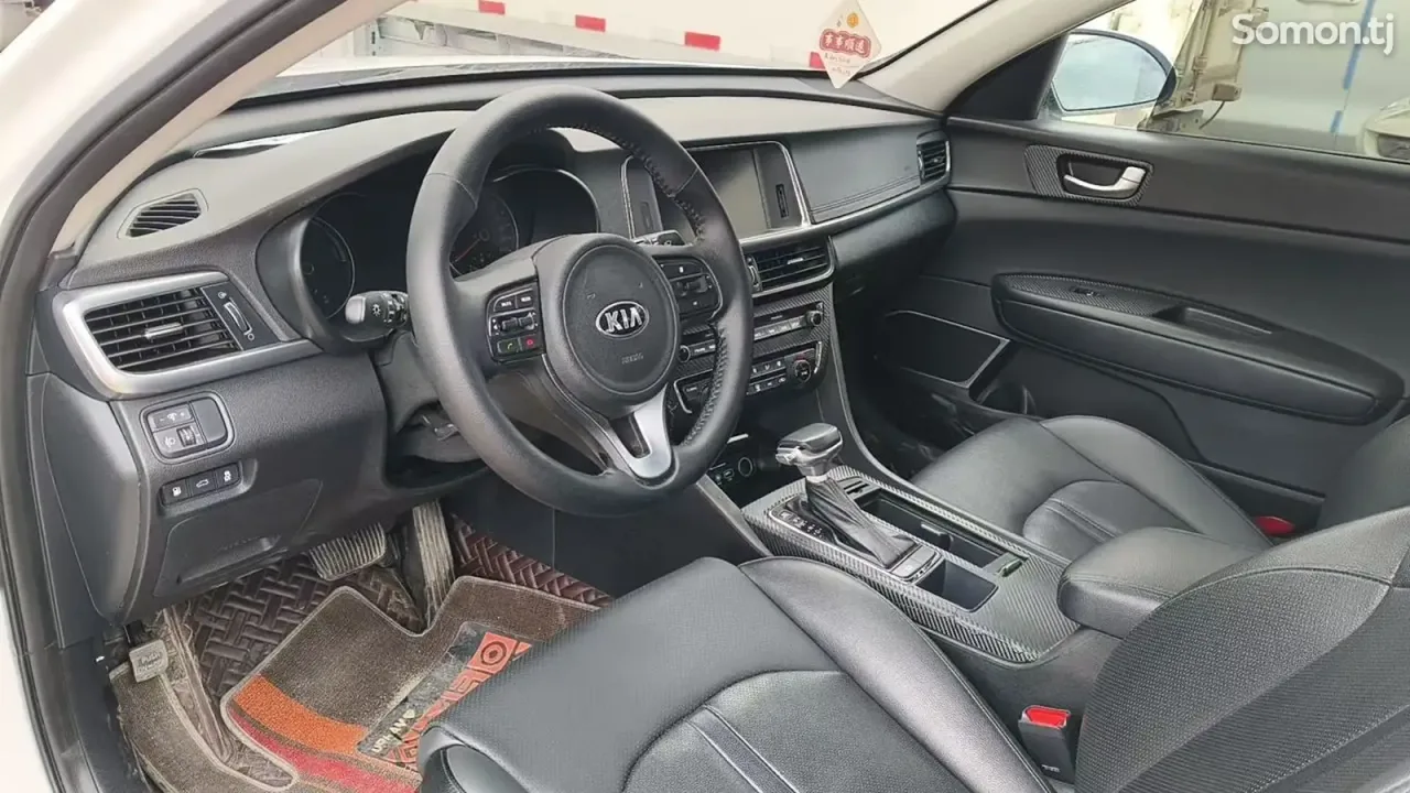 Kia K5 2017 · 2.0 AT