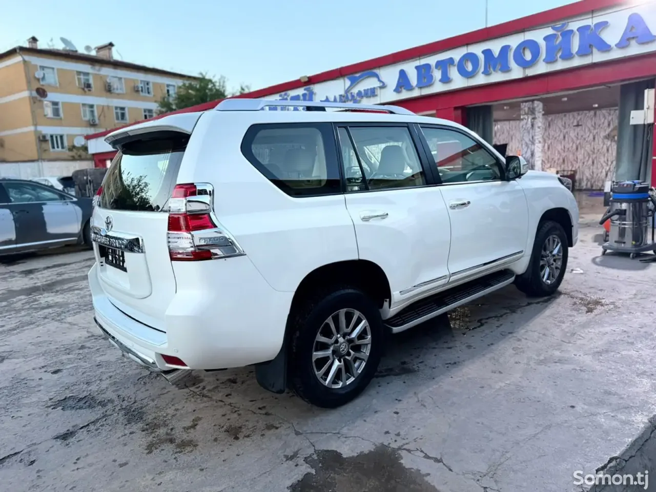 Toyota Land Cruiser Prado 2014 · 0.4 AT