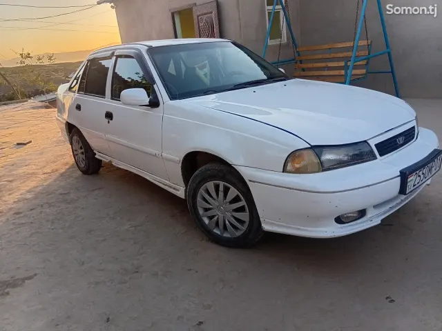 Daewoo Nexia 1995 · MT