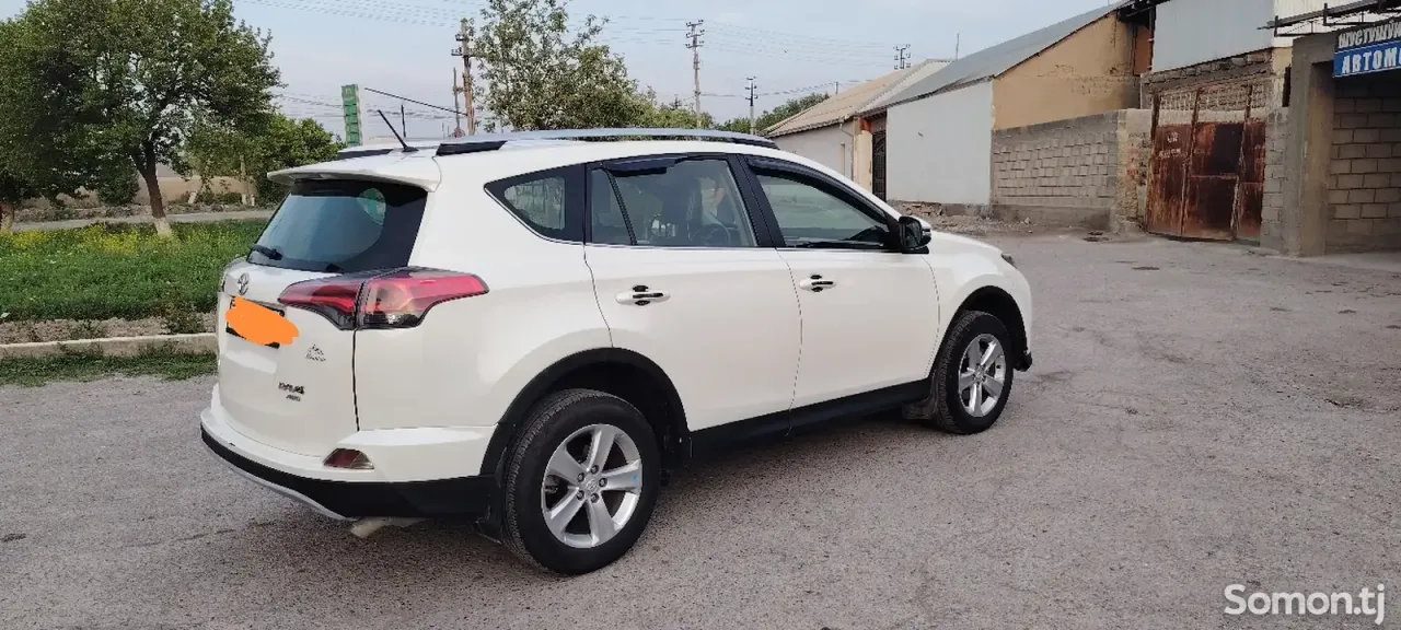 Toyota RAV 4 2014 · 2.2 AT