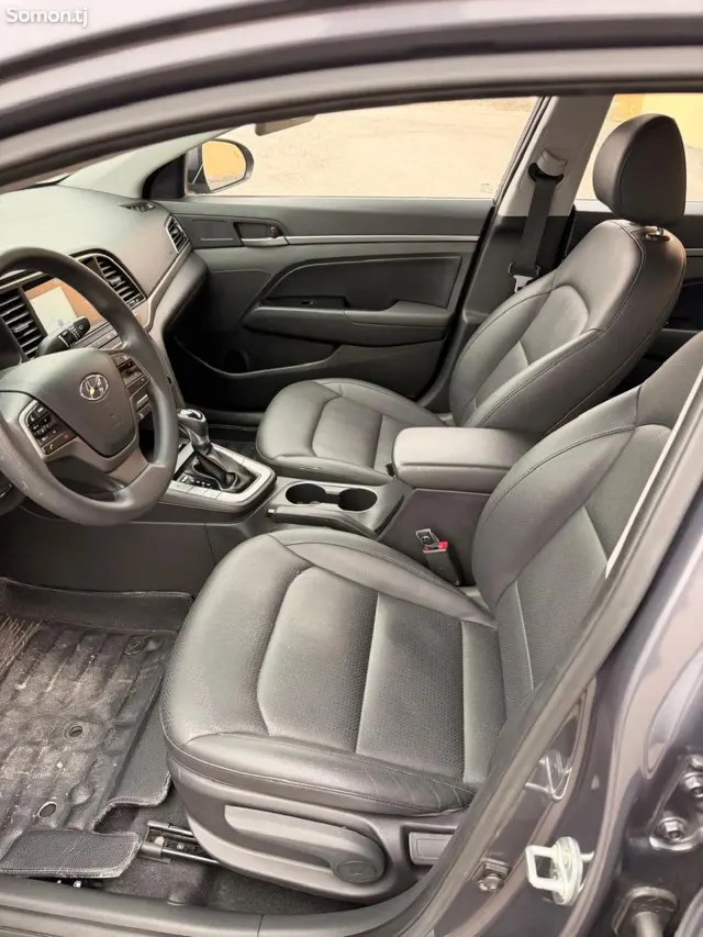 Hyundai Avante 2017 · 1.5 AT
