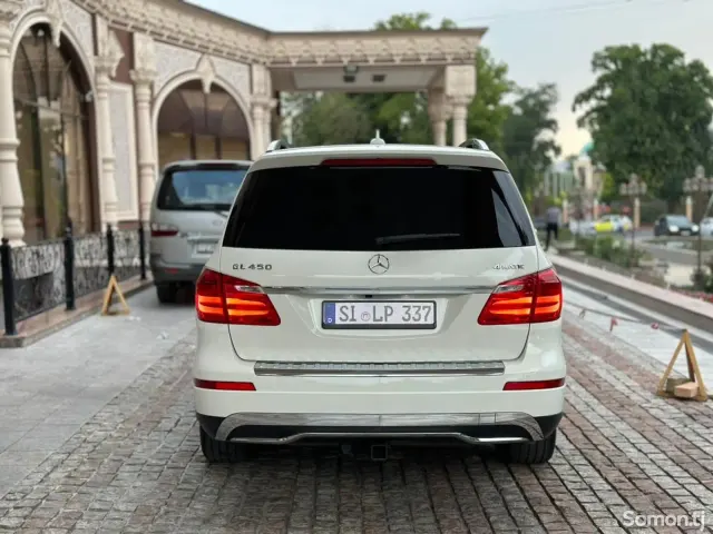 Mercedes-Benz GL class 2013 · 4.5 AT
