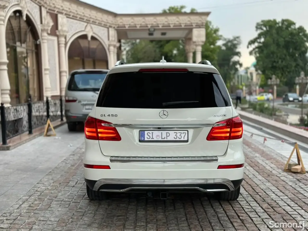 Mercedes-Benz GL class 2013 · 4.5 AT