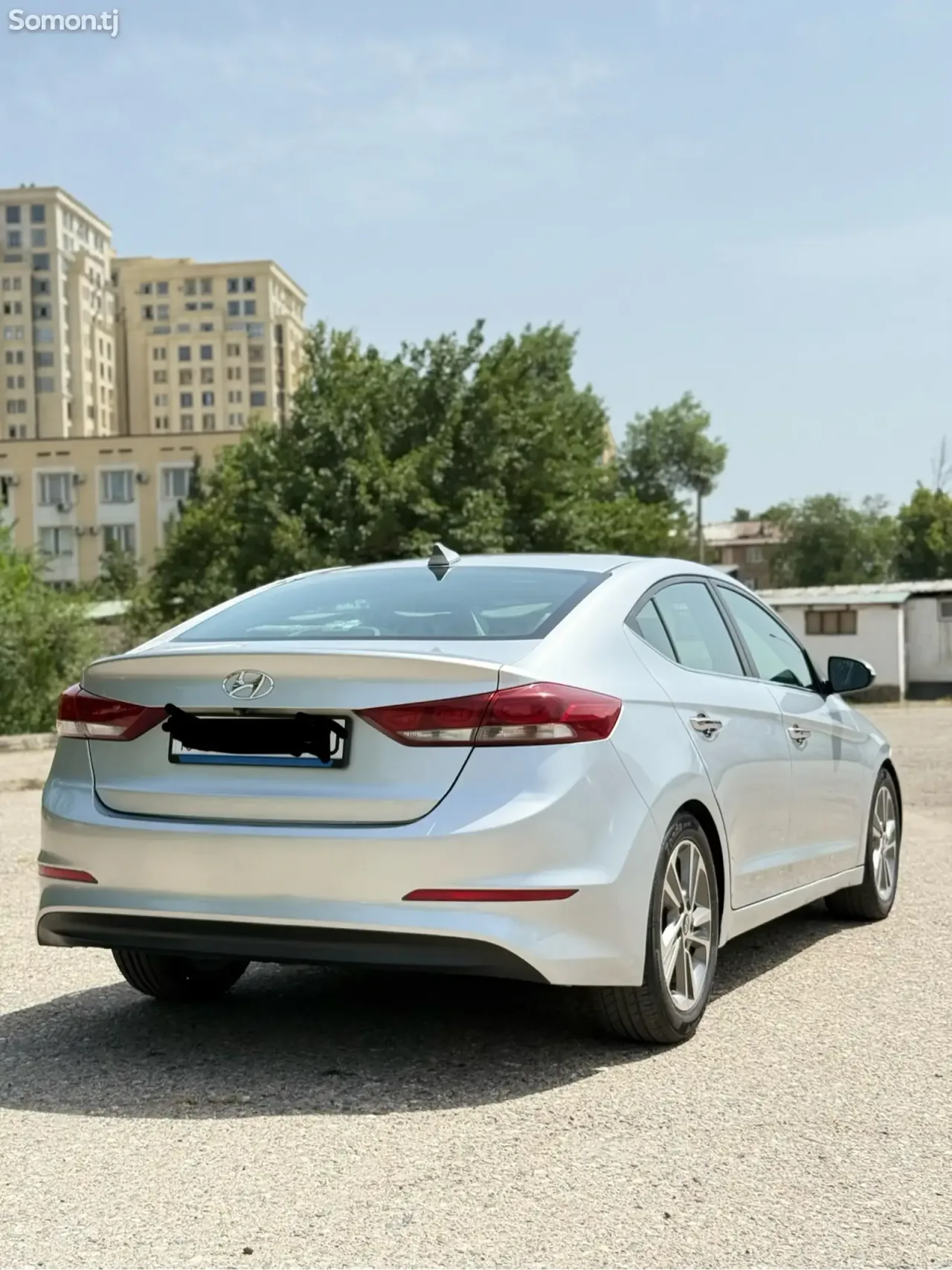 Hyundai Elantra 2017 · 2.0 AT