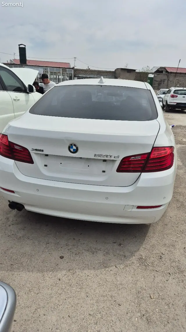 BMW 5 series 2015 · 2.0 AT
