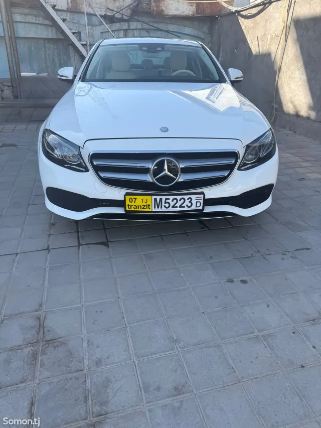 Mercedes-Benz E class 2016 · 2.0 AT