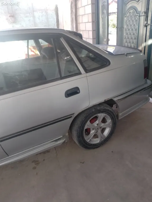 Daewoo Nexia 1994 · 1.6 MT