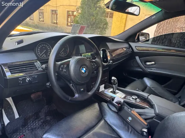 BMW 5 series 2009 · 3.0 AT