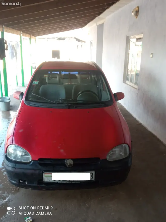 Opel Corsa 1996 · 1.4 MT