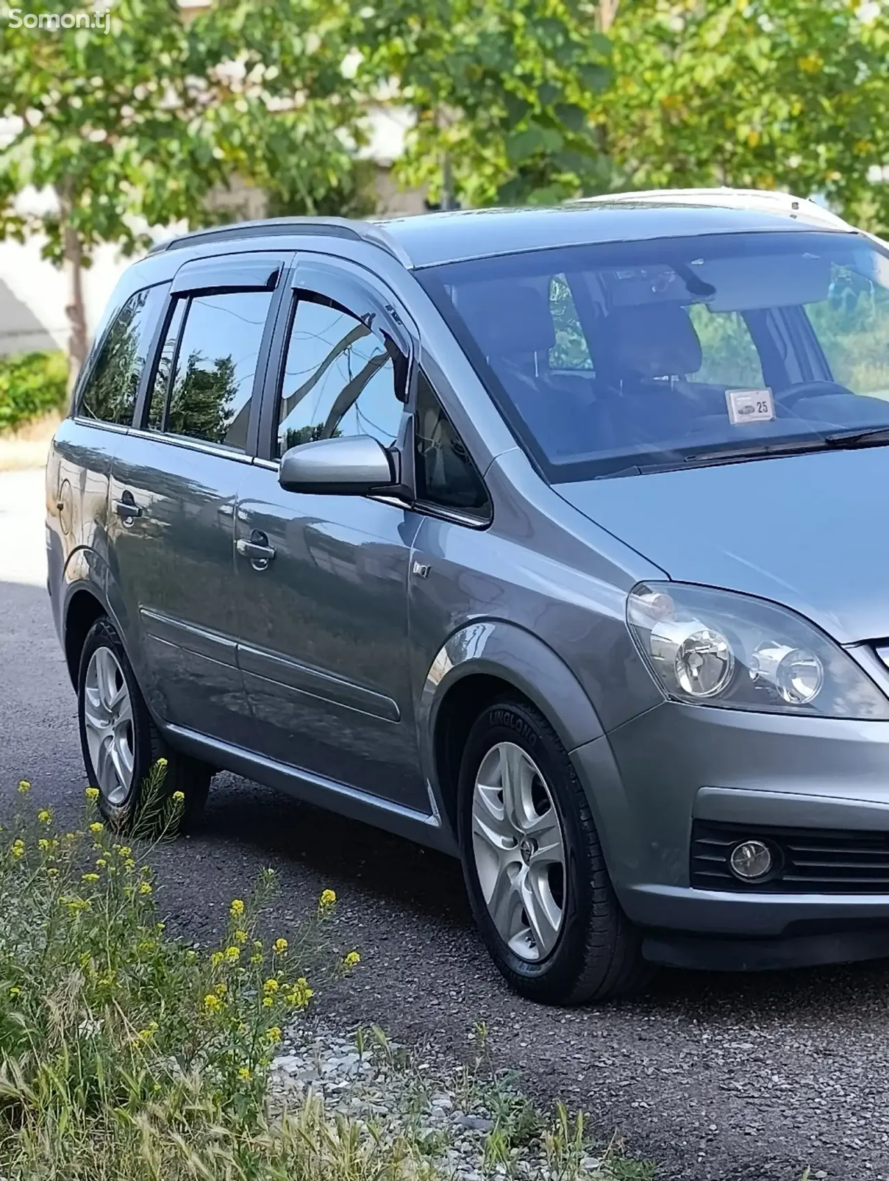 Opel Zafira 2006 · 1.9 MT