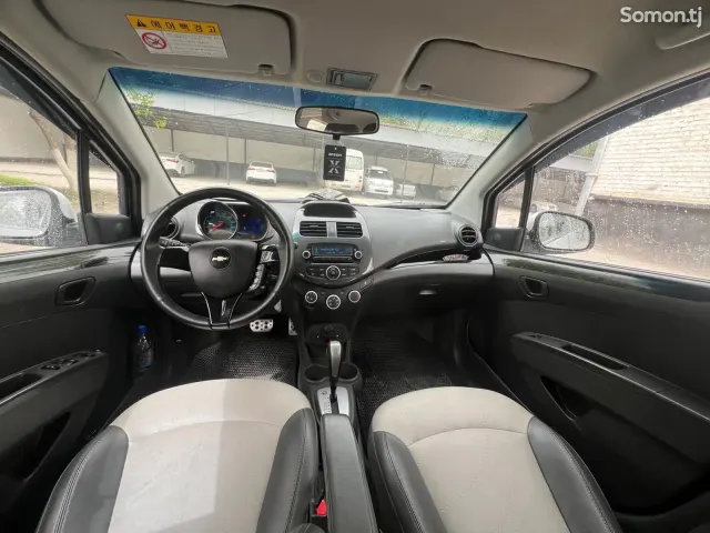 Chevrolet Spark 2015 · 1.3 AT