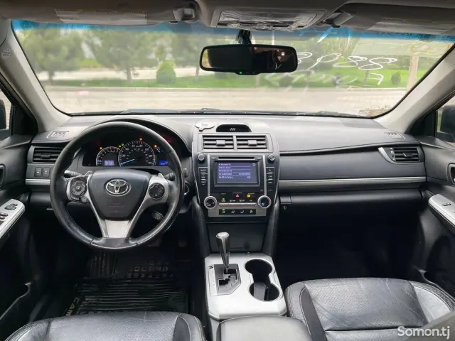 Toyota Camry 2014 · 2.5 AT
