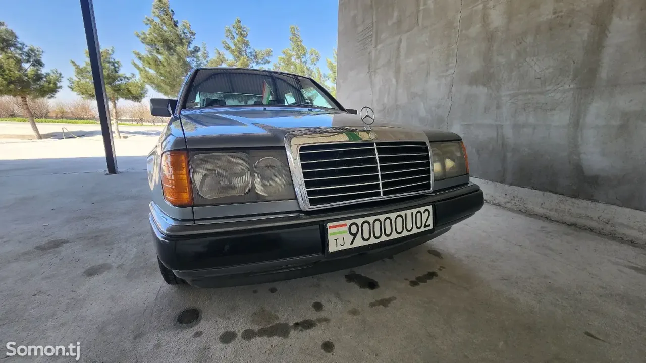 Mercedes-Benz W124 1991 · 2.0 MT