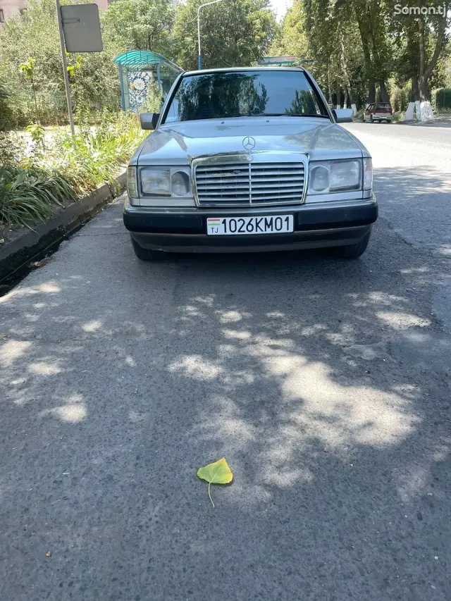Mercedes-Benz W124 1992 · 2.7 MT