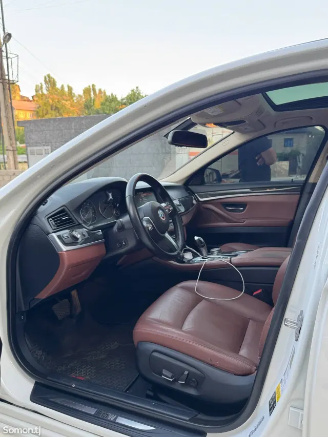 BMW 5 series 2015 · 2.8 AT