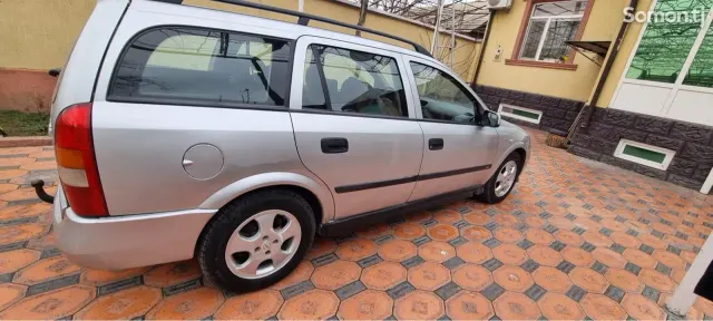 Opel Astra G 1999 · 1.6 MT