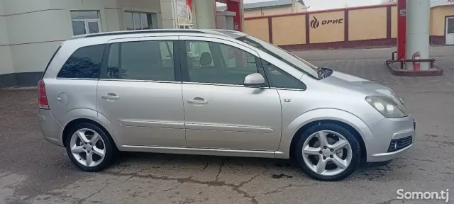 Opel Zafira 2006 · 1.8 MT