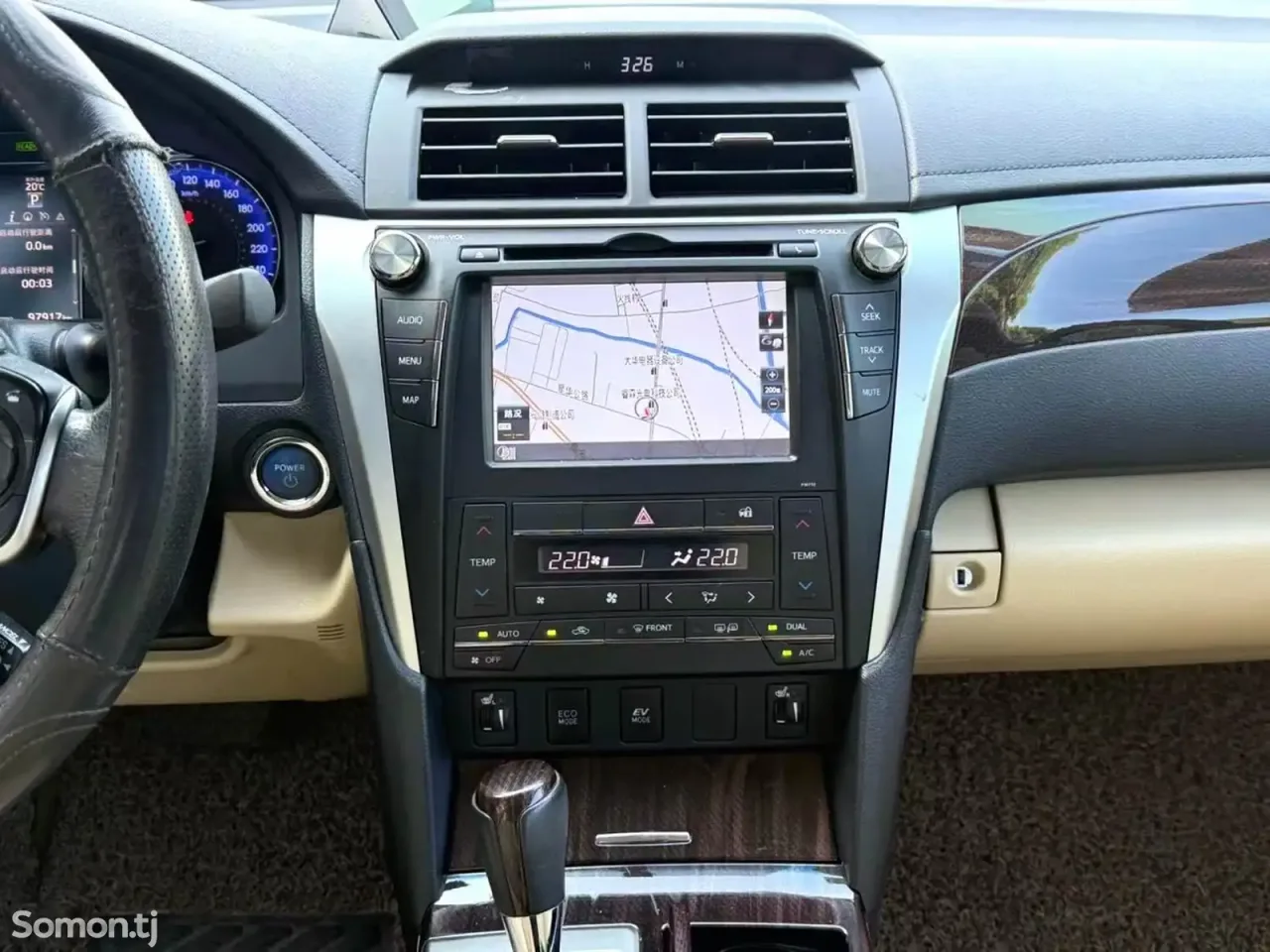 Toyota Camry 2016 · AT