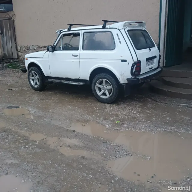 Lada (ВАЗ) Нива 1996 · 1.7 MT